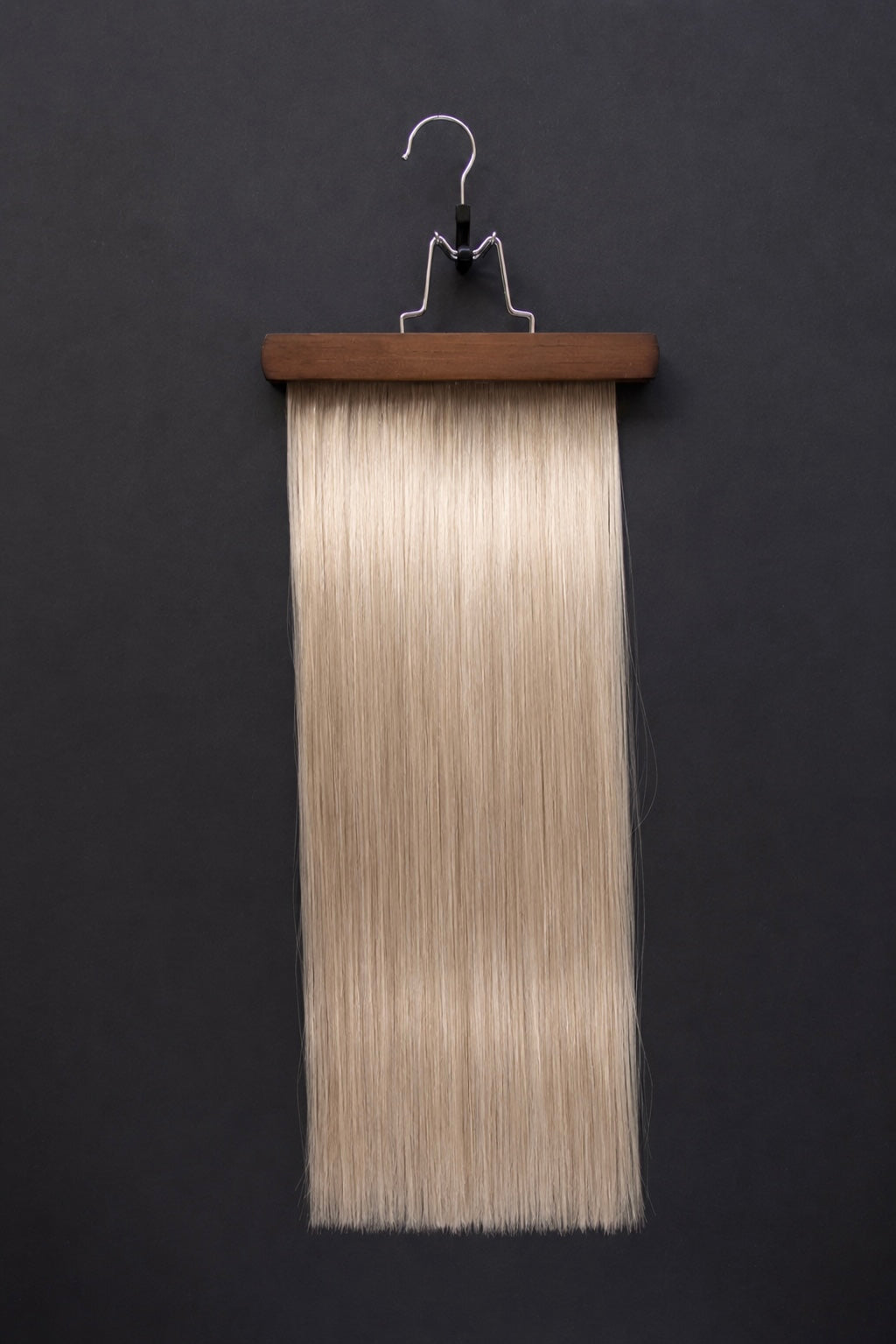 Cher - Rooted Neutral Bright Blonde
