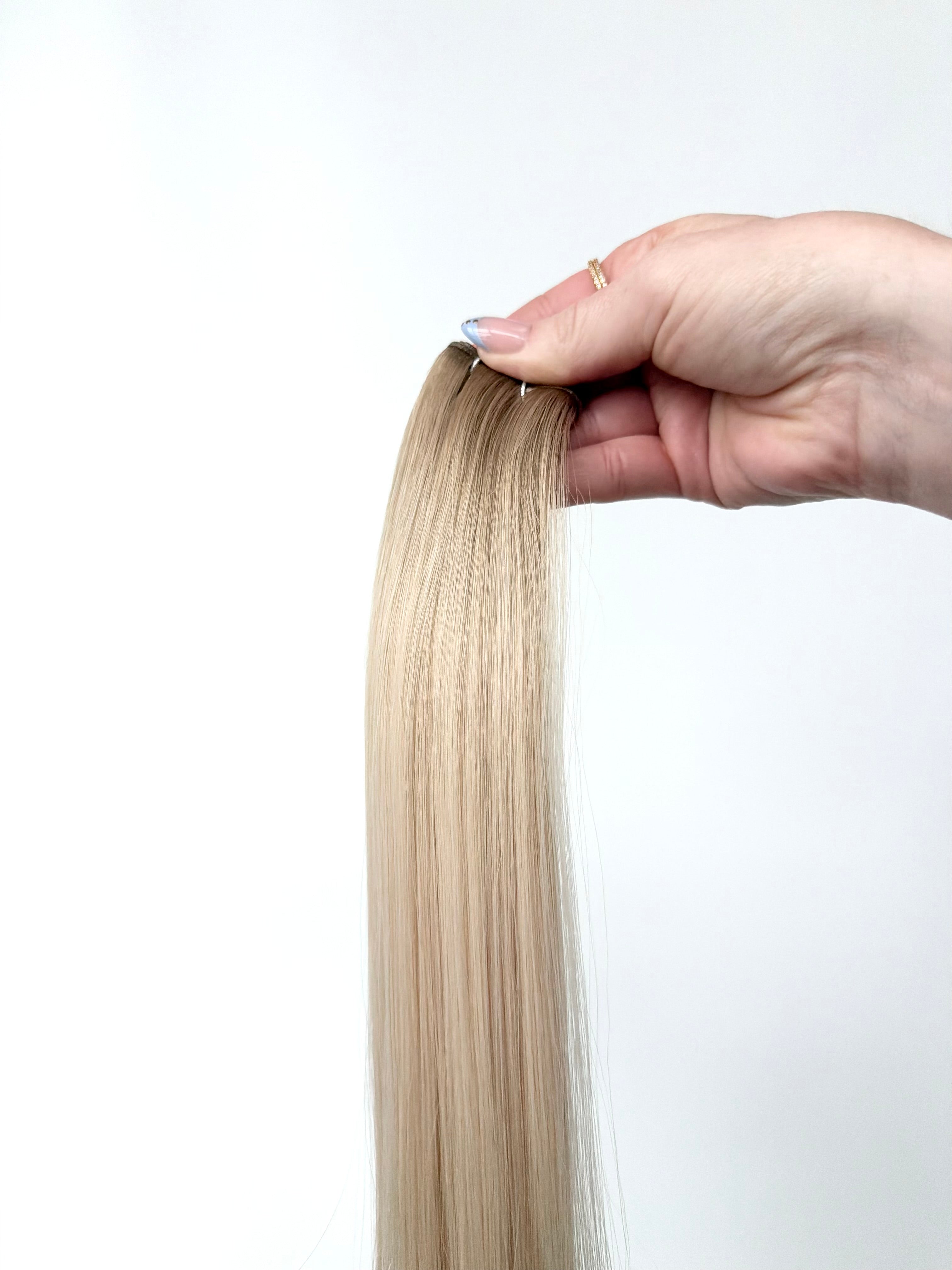 Cher - Rooted Neutral Bright Blonde